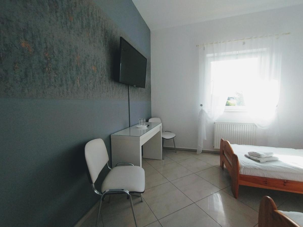 Zolta Walizka Gosciniec Otel Podrzewie Dış mekan fotoğraf
