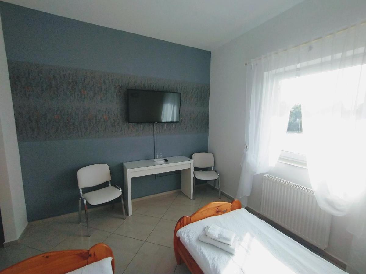 Zolta Walizka Gosciniec Otel Podrzewie Dış mekan fotoğraf