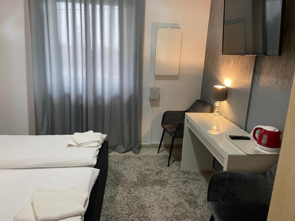 Zolta Walizka Gosciniec Otel Podrzewie Dış mekan fotoğraf