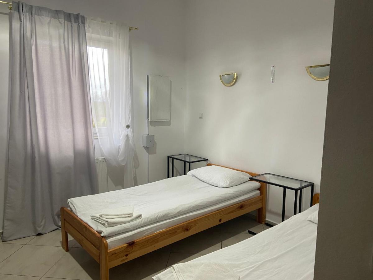 Zolta Walizka Gosciniec Otel Podrzewie Dış mekan fotoğraf
